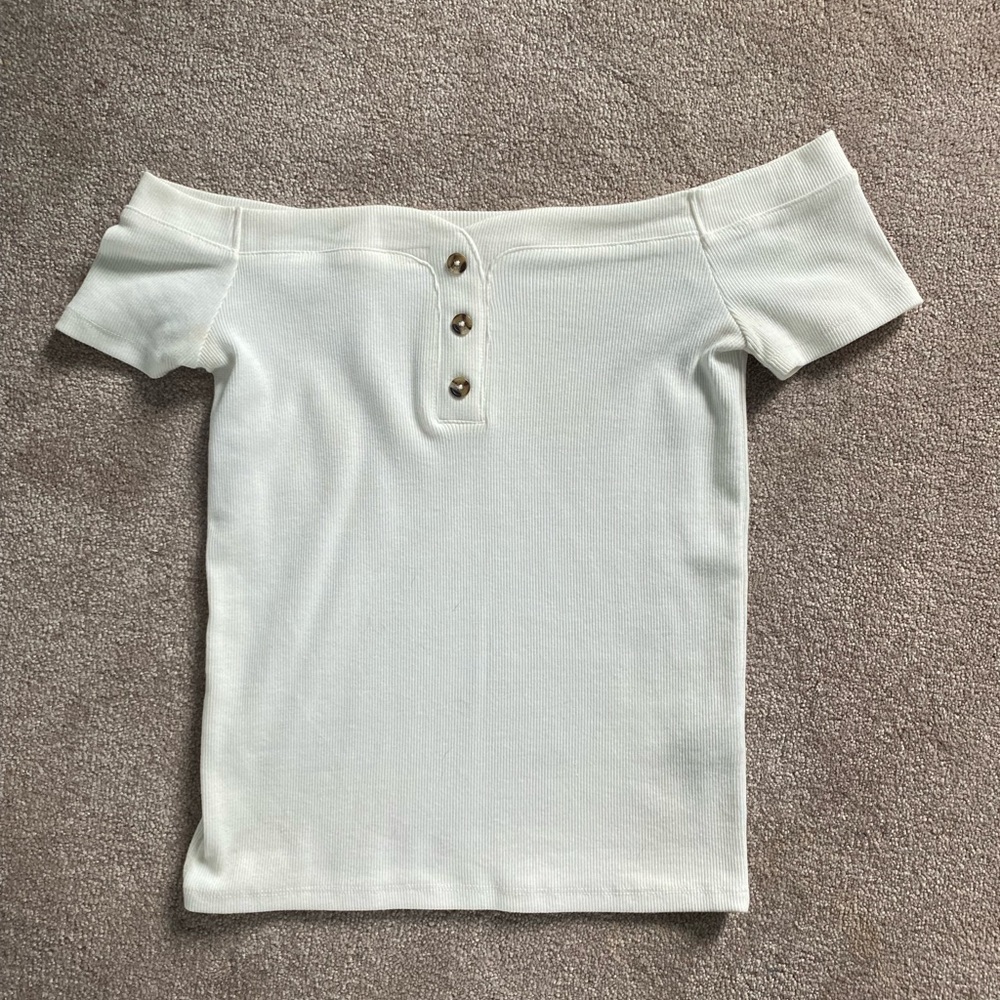 Ardene white off the shoulder medium top 🤍
